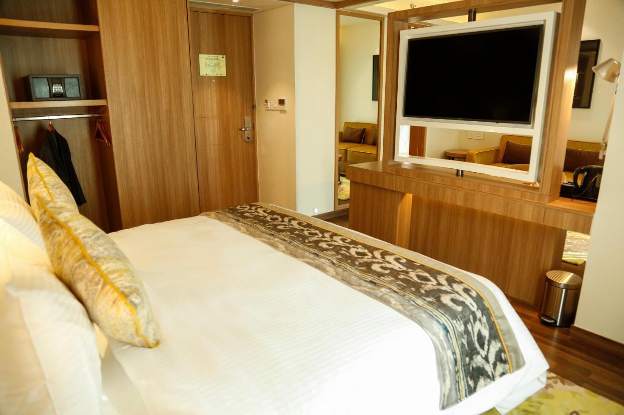 Royal Hometel Suites Mira-Bhayandar Exterior photo